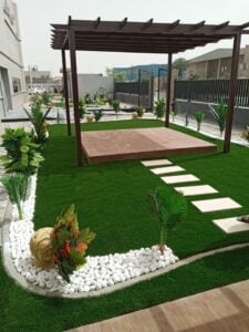 تزيين السطح بالعشب الصناعي