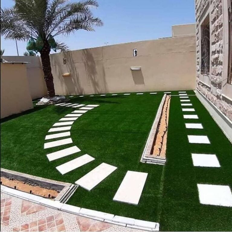 تنسيق الحوش بالعشب الصناعي